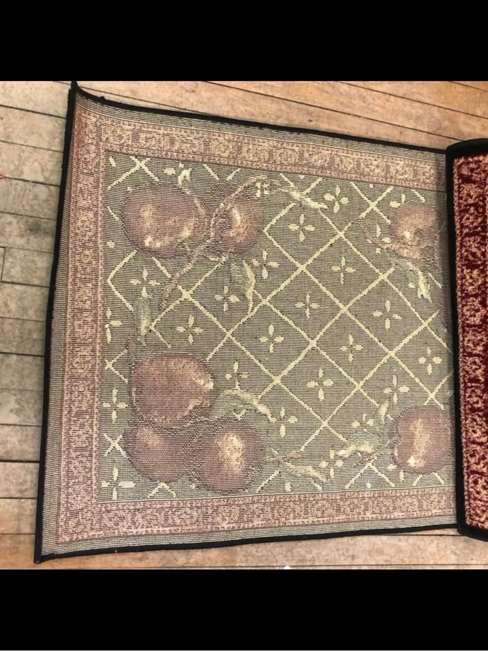 Shaw Black Rug with Apple πππ Pattern - Picture 3 of 3